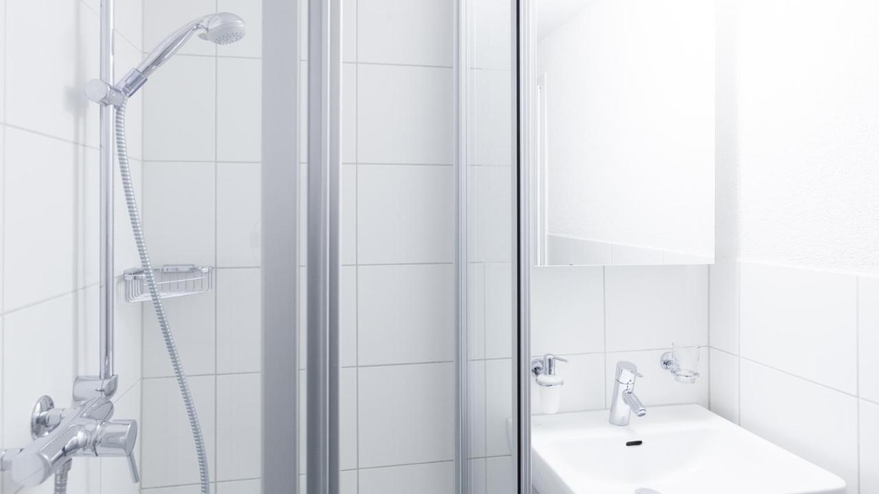Swiss Star Guesthouse Oerlikon - Contactless Self Check-In Zurigo Esterno foto